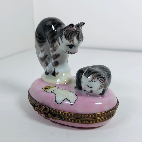 Limoges Trinket Box - Rochard Limoges Porcelain Cat Kitten and Spilt Milk Box - Picture 2 of 13